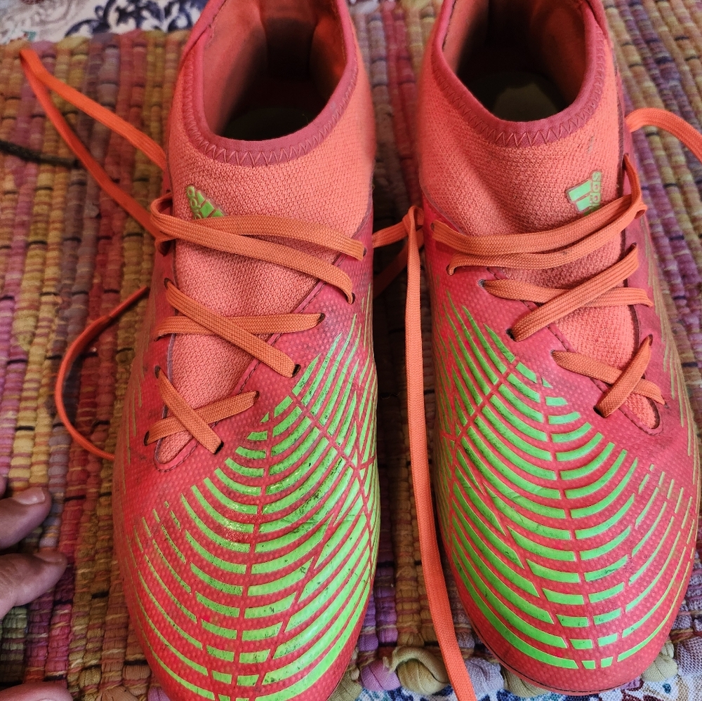 Adidas soccer cleats size 5